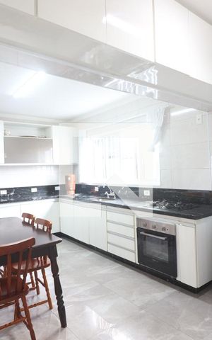 Casa à venda com 230m², 3 quartos e 2 vagasCozinha