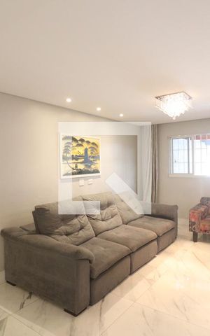 Casa à venda com 230m², 3 quartos e 2 vagasSala