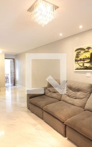 Casa à venda com 230m², 3 quartos e 2 vagasSala