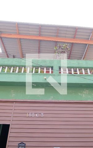 Casa à venda com 250m², 4 quartos e 3 vagasFachada
