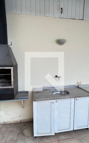 Casa à venda com 156m², 4 quartos e 1 vagaChurrasqueira