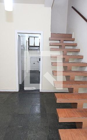 Casa à venda com 156m², 4 quartos e 1 vagaEsacada