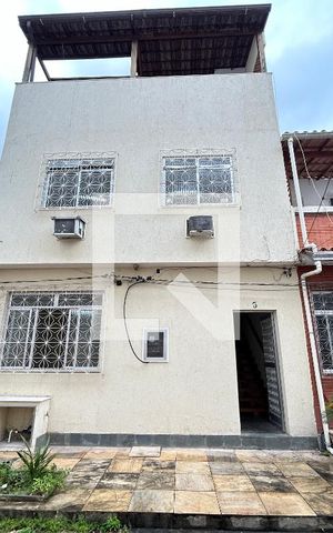 Casa à venda com 156m², 4 quartos e 1 vagaFachada