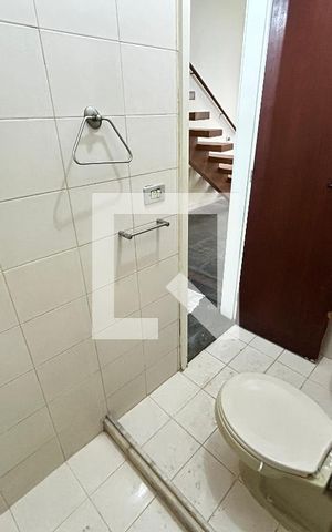 Casa à venda com 156m², 4 quartos e 1 vagaBanheiro 1