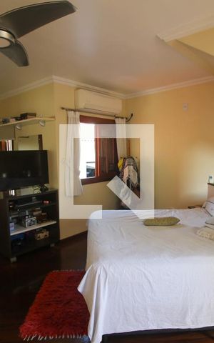 Casa à venda com 280m², 3 quartos e 2 vagas Casa à venda com 280m², 3 quartos e 2 vagasQuarto Suíte
