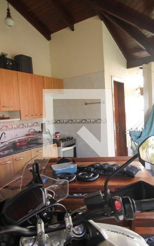 Casa à venda com 280m², 3 quartos e 2 vagas Casa à venda com 280m², 3 quartos e 2 vagasÁrea gourmet