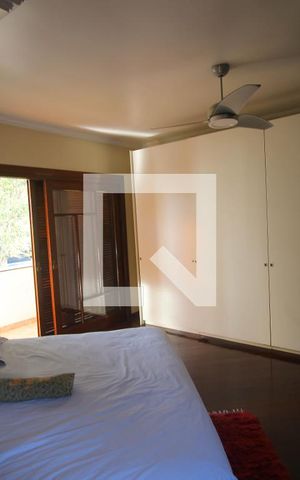 Casa à venda com 280m², 3 quartos e 2 vagas Casa à venda com 280m², 3 quartos e 2 vagasQuarto Suíte