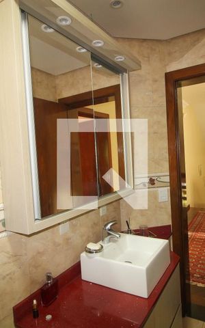 Casa à venda com 280m², 3 quartos e 2 vagas Casa à venda com 280m², 3 quartos e 2 vagasBanheiro