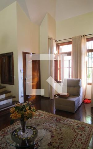 Casa à venda com 280m², 3 quartos e 2 vagas Casa à venda com 280m², 3 quartos e 2 vagasSala