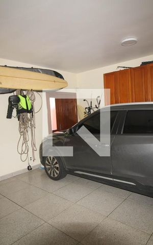 Casa à venda com 280m², 3 quartos e 2 vagas Casa à venda com 280m², 3 quartos e 2 vagasGaragem