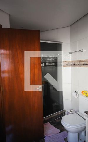 Casa à venda com 280m², 3 quartos e 2 vagas Casa à venda com 280m², 3 quartos e 2 vagasBanheiro da Suíte
