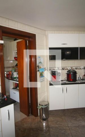 Casa à venda com 280m², 3 quartos e 2 vagas Casa à venda com 280m², 3 quartos e 2 vagasCozinha