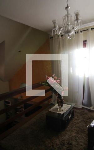 Casa à venda com 280m², 3 quartos e 2 vagas Casa à venda com 280m², 3 quartos e 2 vagasHall