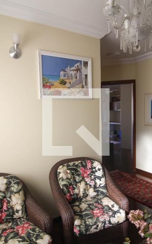 Casa à venda com 280m², 3 quartos e 2 vagas Casa à venda com 280m², 3 quartos e 2 vagasHall