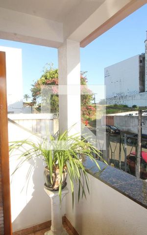 Casa à venda com 280m², 3 quartos e 2 vagas Casa à venda com 280m², 3 quartos e 2 vagasVaranda da Suite