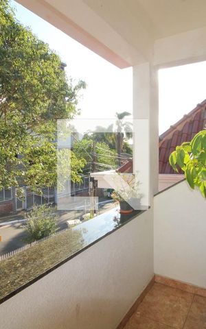 Casa à venda com 280m², 3 quartos e 2 vagas Casa à venda com 280m², 3 quartos e 2 vagasVaranda da Suite
