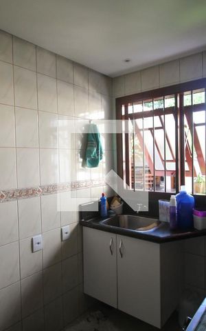 Casa à venda com 280m², 3 quartos e 2 vagas Casa à venda com 280m², 3 quartos e 2 vagasÁrea de Serviço