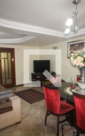 Casa à venda com 280m², 3 quartos e 2 vagas Casa à venda com 280m², 3 quartos e 2 vagasSala de Estar