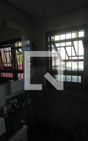 Casa à venda com 280m², 3 quartos e 2 vagas Casa à venda com 280m², 3 quartos e 2 vagasBanheiro da Suíte