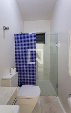 Casa para alugar com 280m², 3 quartos e 2 vagas Casa para alugar com 280m², 3 quartos e 2 vagasBanheiro Social