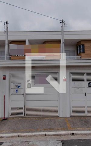 Casa à venda com 100m², 3 quartos e 2 vagas Casa à venda com 100m², 3 quartos e 2 vagasFachada