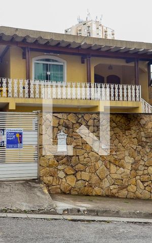 Casa à venda com 550m², 8 quartos e 8 vagasFachada