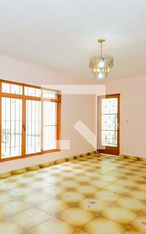 Casa à venda com 550m², 8 quartos e 8 vagasSala