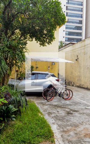 Casa à venda com 550m², 8 quartos e 8 vagasVista da Sala