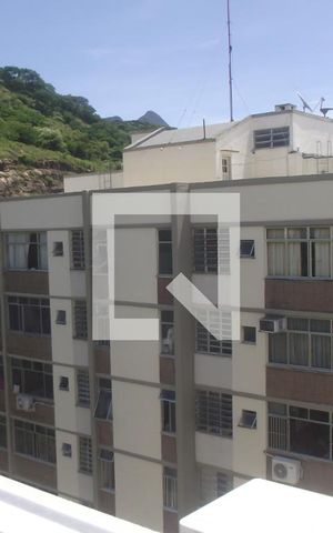 Apartamento à venda com 75m², 2 quartos e 1 vagaSala