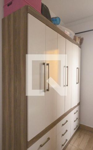 Casa à venda com 352m², 6 quartos e 2 vagas Casa à venda com 352m², 6 quartos e 2 vagasQuarto 5