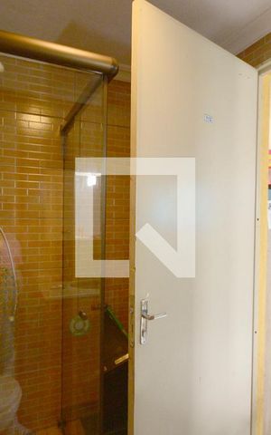 Casa à venda com 352m², 6 quartos e 2 vagas Casa à venda com 352m², 6 quartos e 2 vagasBanheiro 3