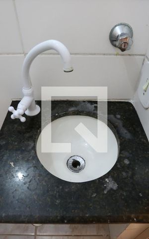 Apartamento para alugar com 60m², 1 quarto e sem vagaBanheiro