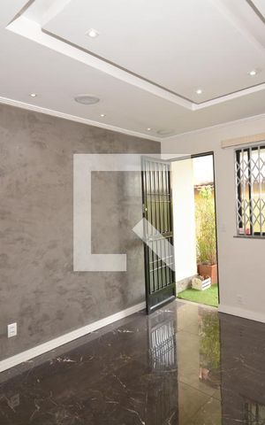 Casa à venda com 64m², 2 quartos e 2 vagasSala