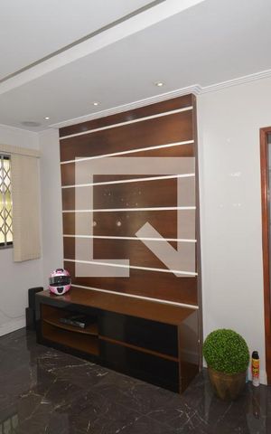 Casa à venda com 64m², 2 quartos e 2 vagasSala