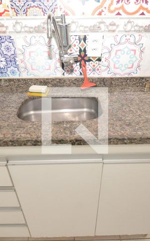 Casa à venda com 64m², 2 quartos e 2 vagasCozinha e Área de Serviço