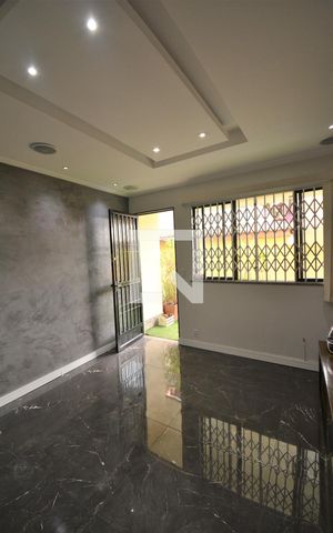 Casa à venda com 64m², 2 quartos e 2 vagasSala