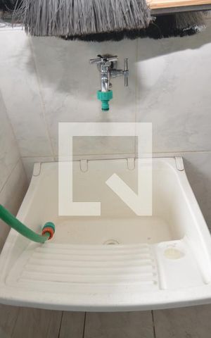 Casa à venda com 64m², 2 quartos e 2 vagasCozinha e Área de Serviço