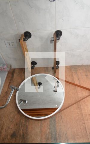 Casa à venda com 64m², 2 quartos e 2 vagasBanheiro Social do Segundo Piso