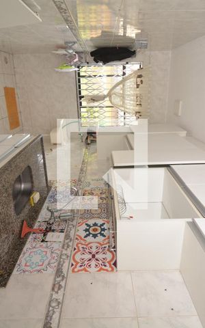Casa à venda com 64m², 2 quartos e 2 vagasCozinha e Área de Serviço