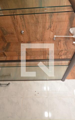 Casa à venda com 64m², 2 quartos e 2 vagasBanheiro Social do Segundo Piso