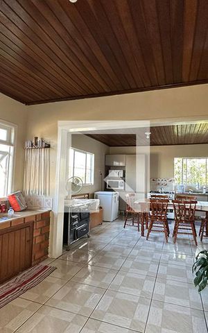Casa à venda com 243m², 5 quartos e 2 vagasChurrasqueira