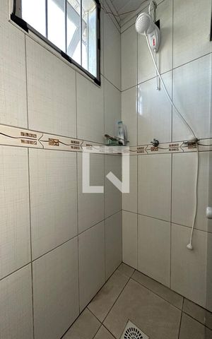 Casa à venda com 243m², 5 quartos e 2 vagasBox do Banheiro da Suíte