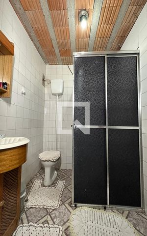 Casa à venda com 243m², 5 quartos e 2 vagasBanheiro 2