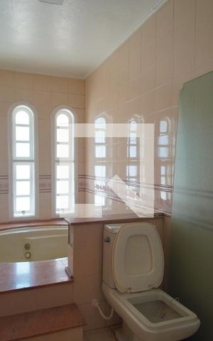 Casa à venda com 184m², 3 quartos e 2 vagasBanheiro da Suíte