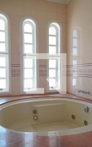 Casa à venda com 184m², 3 quartos e 2 vagasBanheiro da Suíte