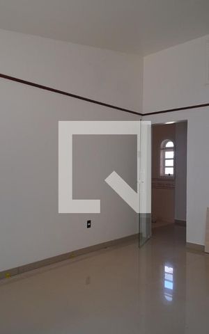 Casa à venda com 184m², 3 quartos e 2 vagasSuíte