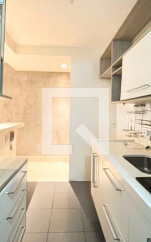 Apartamento à venda com 60m², 2 quartos e 2 vagasCozinha