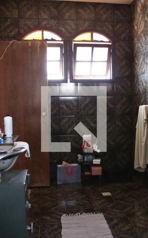Casa à venda com 360m², 4 quartos e 2 vagasBanheiro Suíte