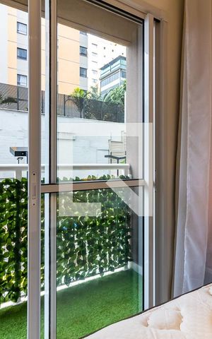 Apartamento à venda com 28m², 1 quarto e sem vaga Apartamento à venda com 28m², 1 quarto e sem vagaSacada da Sala e do Quarto
