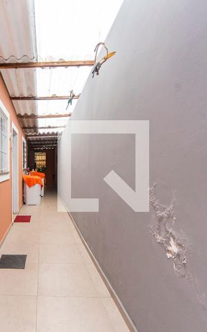 Casa à venda com 200m², 2 quartos e 2 vagas Casa à venda com 200m², 2 quartos e 2 vagasCorredor